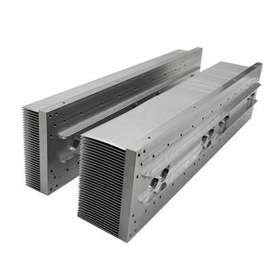 Proceso de deslizamiento del disipador de calor de montaje de tornillo para el intercambiador de calor tipo aleta