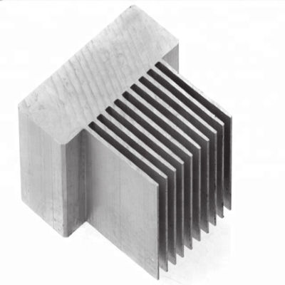 Sínk de calor de extrusión de aluminio versátil Sínk de calor de plata personalizado
