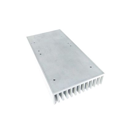Dispersión de calor por extrusión de aluminio de plata