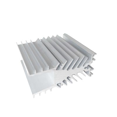 Dispersión de calor por extrusión de aluminio de plata