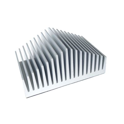 Dispersión de calor por extrusión de aluminio de plata