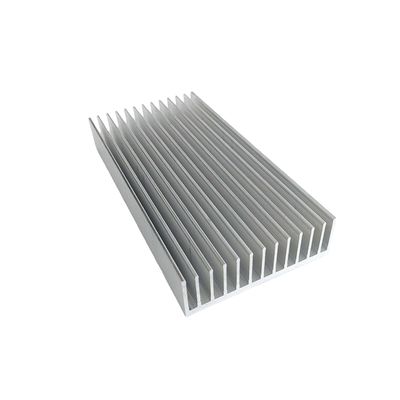 Dispersión de calor por extrusión de aluminio de plata