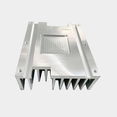 Piezas de mecanizado CNC personalizadas Las aletas de refrigeración de aluminio mecanizado por CNC 5 mm Alturas de las aletas 2 mm Término de las aletas