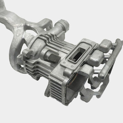 Alta calidad de aleación de aluminio piezas de coches de fundición de piezas nuevas de dirección automática piezas de metal de la hoja de fundición de piezas de fundición
